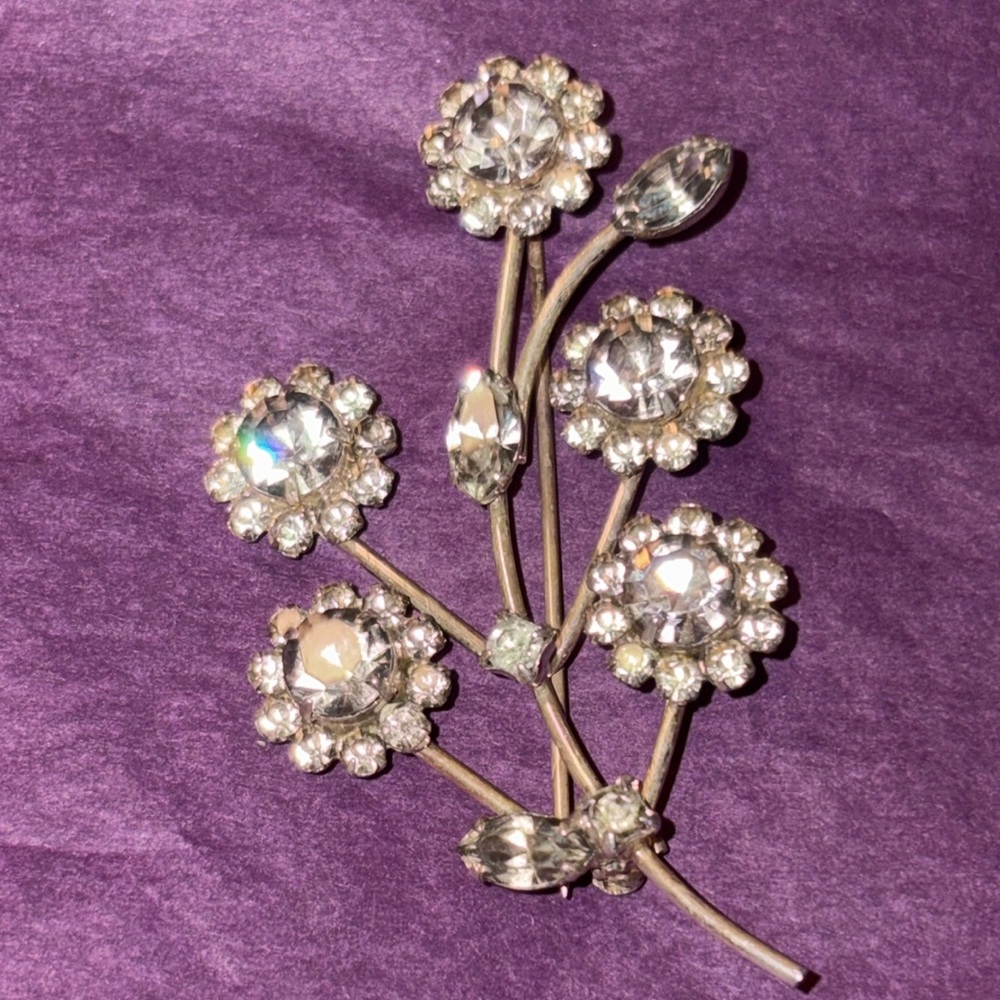 Vintage floral brooch